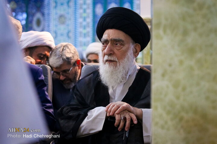 مراسم رونمایی از کتاب هفت جلدی «مفتاح الهدایه فی شرح تحریر الوسیله»