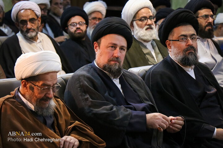 مراسم رونمایی از کتاب هفت جلدی «مفتاح الهدایه فی شرح تحریر الوسیله»