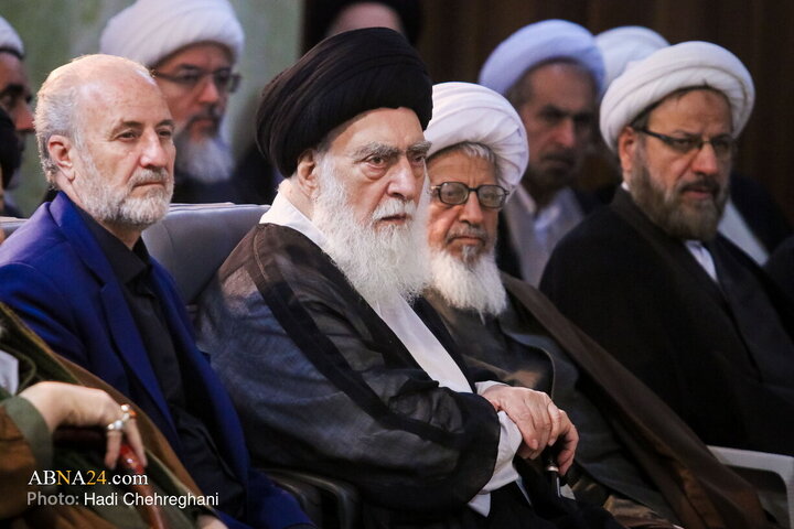 مراسم رونمایی از کتاب هفت جلدی «مفتاح الهدایه فی شرح تحریر الوسیله»