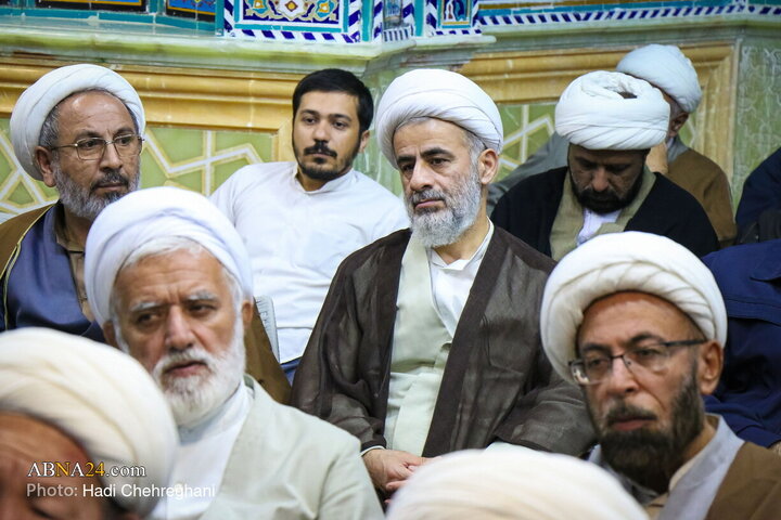 مراسم رونمایی از کتاب هفت جلدی «مفتاح الهدایه فی شرح تحریر الوسیله»