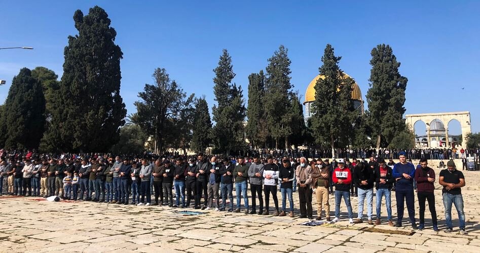 70,000 Palestinians Pray at Aqsa Despite Restrictions