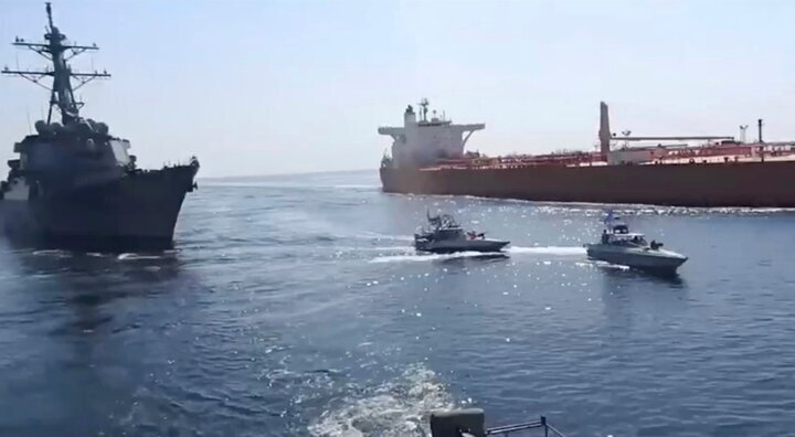 Affermazione britannica sul cambio di rotta di una petroliera greca verso l'Iran