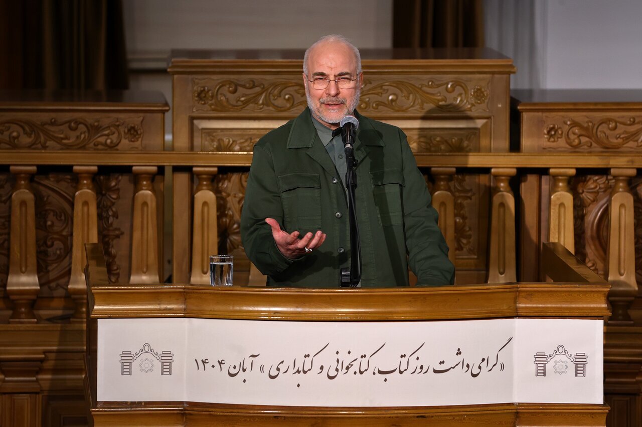 کتاب، خون جاری در رگ‌های جامعه است 