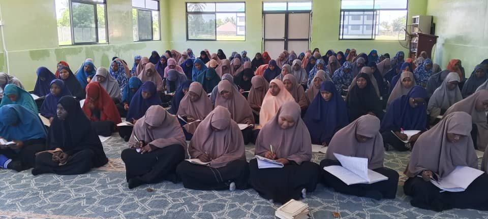 Majlis Kuhusu Historia na Fadhila za Bibi Fatimah (SA) | Chuo cha Kidini cha Mabinti wa Kiislamu cha Hazrat Zainab (sa) – Kigamboni, Dar-es-s +Picha