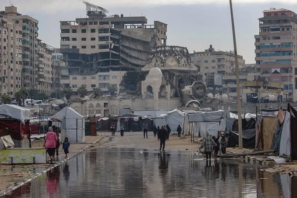 غزہ کے بے گھر افراد سردیوں کی لپیٹ میں، خیمے ناقص سہولیات کا سامنا کر رہے ہیں