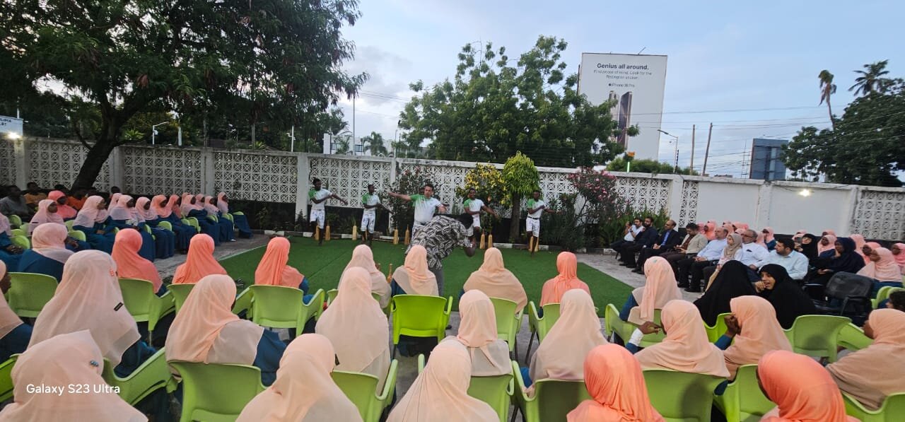 Jamiat Al-Mustafa Tanzania Yaandika Historia: Wanafunzi wake Kupeperusha Bendera ya Tanzania Nchini India katika Mchezo wa Zurkhaneh +Picha