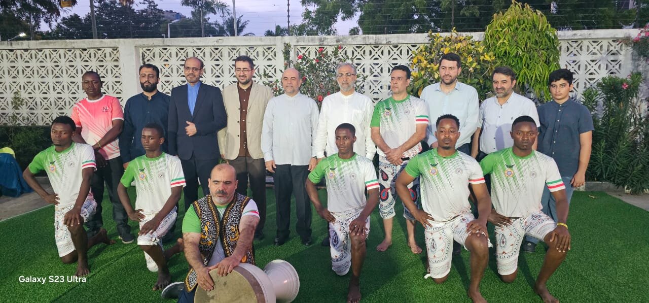 Jamiat Al-Mustafa Tanzania Yaandika Historia: Wanafunzi wake Kupeperusha Bendera ya Tanzania Nchini India katika Mchezo wa Zurkhaneh +Picha