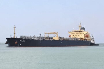 Hêza Deryayî yên Muhafizên Şoreşê(Sepahê Pasdaran) tankereke petrolê (neftkeşek )desteser kirin