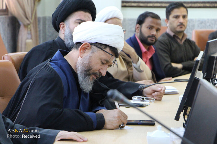 حضور دبیرکل مجمع جهانی اهل‌بیت(ع) در جمع اساتید و طلاب جامعه المصطفی در اصفهان