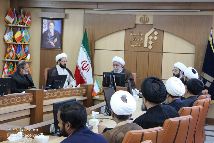 حضور دبیرکل مجمع جهانی اهل‌بیت(ع) در جمع اساتید و طلاب جامعه المصطفی در اصفهان