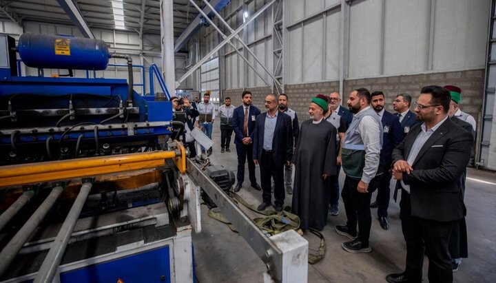 تقرير مصور/ نائب الأمين العام للعتبة الحسينية يزور بمعية أعضاء مجلس الإدارة المدينة الصناعية في كربلاء