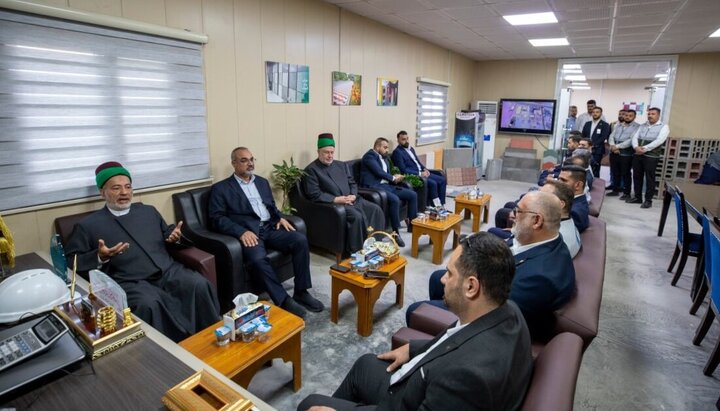 تقرير مصور/ نائب الأمين العام للعتبة الحسينية يزور بمعية أعضاء مجلس الإدارة المدينة الصناعية في كربلاء