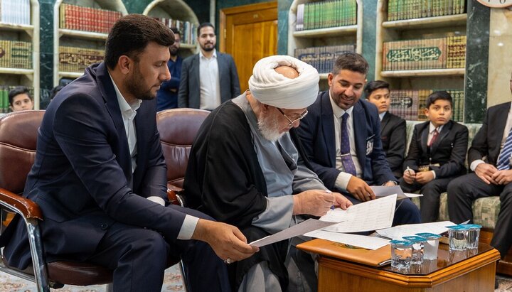 تقرير مصور/ ممثل المرجعية العليا يستقبل طلبة برنامج الحساب الذهني (السوروبان)