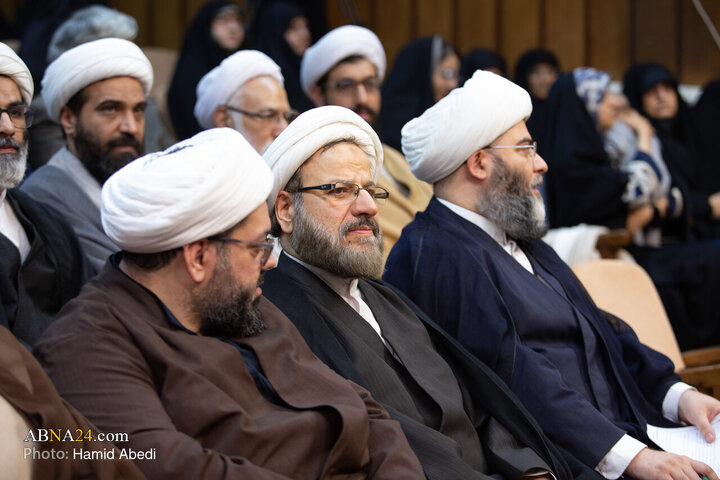 مراسم رونمایی از ۴۰ جلد کتاب کارگروه تبلیغی در قم