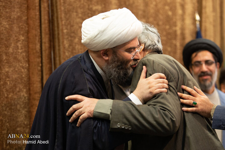 مراسم رونمایی از ۴۰ جلد کتاب کارگروه تبلیغی در قم