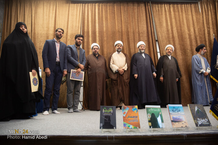 مراسم رونمایی از ۴۰ جلد کتاب کارگروه تبلیغی در قم