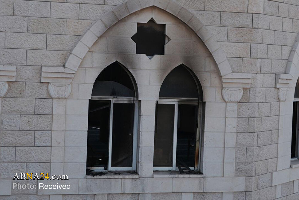 Photos: Zionist settlers set fire to mosque in West Bank
