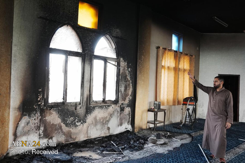 Photos: Zionist settlers set fire to mosque in West Bank