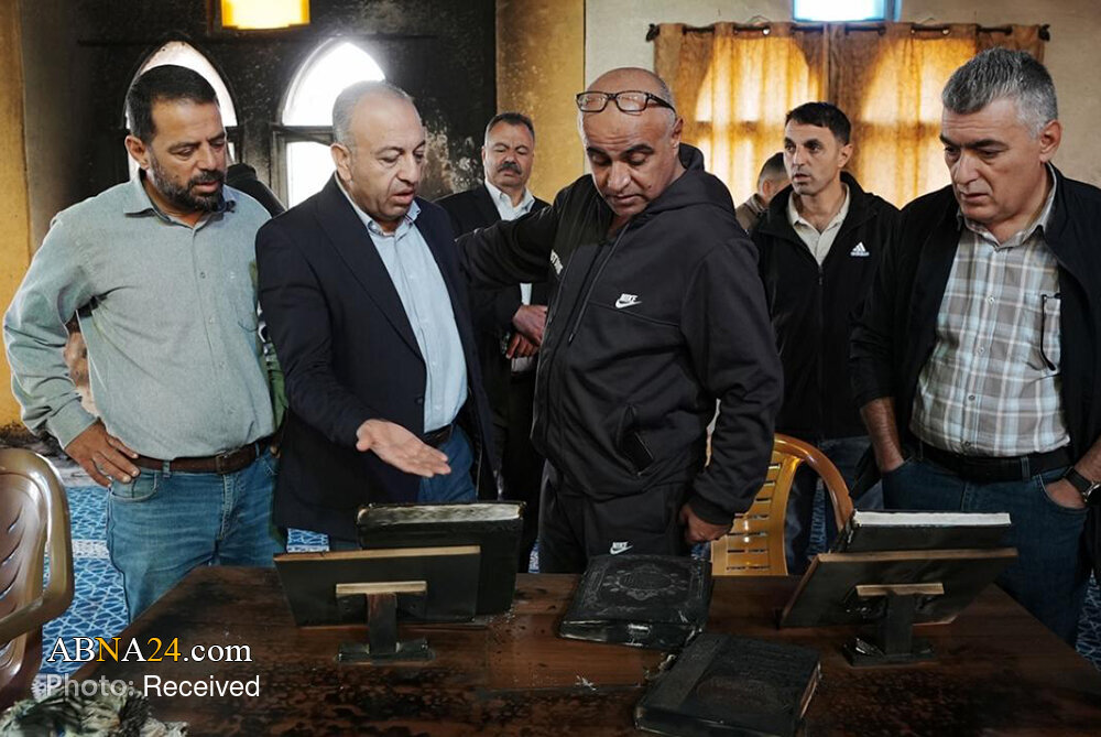 Photos: Zionist settlers set fire to mosque in West Bank