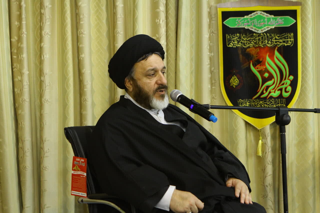 رونمایی از ۴۴ جلد کتاب حوزه شهادت در قم/ مجموعه «یاران شهریار» و دیگر آثار دفاع مقدس رونمایی شد