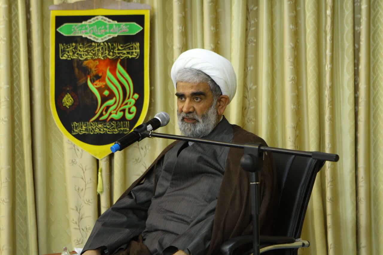 رونمایی از ۴۴ جلد کتاب حوزه شهادت در قم/ مجموعه «یاران شهریار» و دیگر آثار دفاع مقدس رونمایی شد