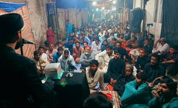 ပါကစ္စတန်နိုင်ငံ လာကာနာမြို့တွင်  သခင်မကြီး ဟဇရသ် ဇဲဟ်ရာ (စ.အ) ၏ ရှဟာဒသ် အတွက် မဂျ်လစ်စေ အဇါ ပြုလုပ်  ။ ။ Photos