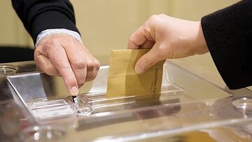 Чаро раъйдиҳандагони ғарбӣ дигар ба демократия эътимод надоранд?