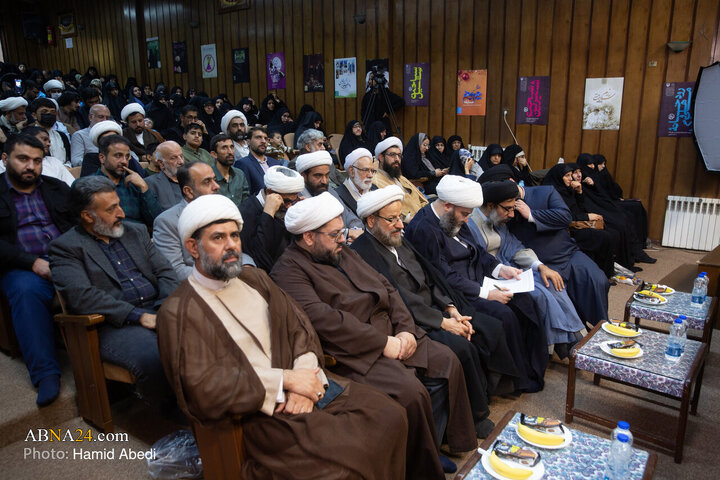 Photos: Unveiling ceremony for 40 volumes published by Development Task Group held in Qom