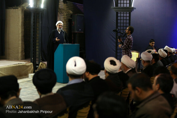 نمایشگاه بصیرت فاطمی در قم