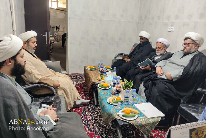 بازدید نماینده ولی‌فقیه در قاره آفریقا از مؤسسه آوای توحید در قم