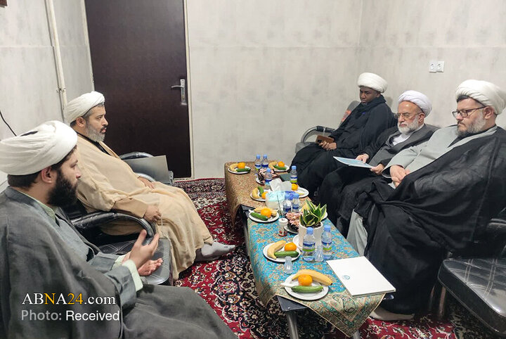 بازدید نماینده ولی‌فقیه در قاره آفریقا از مؤسسه آوای توحید در قم