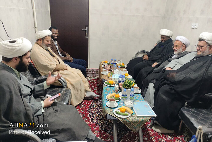 بازدید نماینده ولی‌فقیه در قاره آفریقا از مؤسسه آوای توحید در قم