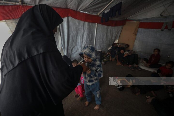 غزہ: پنج فرزند کی شہادت کے بعد ۳۶ نواسیوں کی سرپرستی کرنے والے فلسطینی بزرگ جوڑہ کی زندگی دشوار