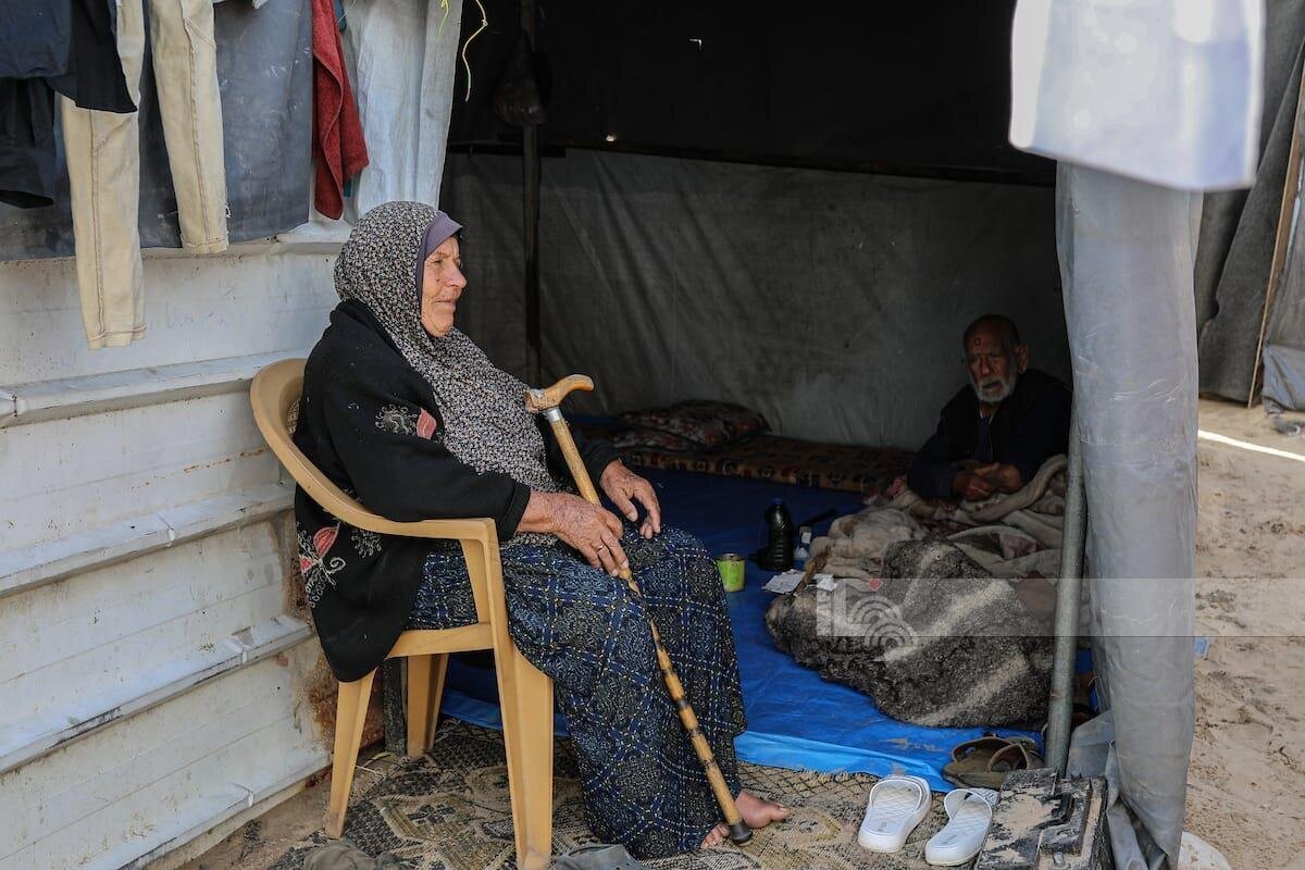 زندگی دشوار زوج سالخورده در غزه؛ سرپرستی ۳۶ نوه پس از شهادت پنج فرزند + تصاویر