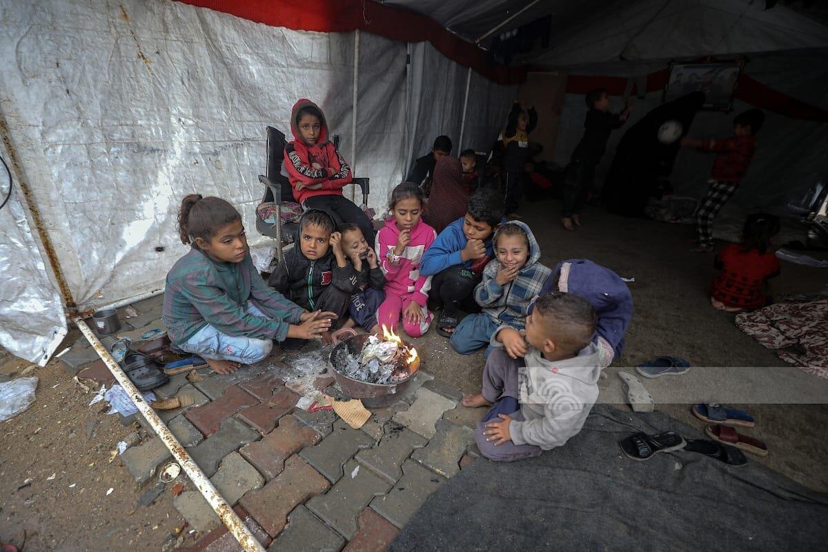 زندگی دشوار زوج سالخورده در غزه؛ سرپرستی ۳۶ نوه پس از شهادت پنج فرزند + تصاویر