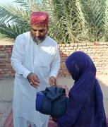 جیکب‌آباد کے سرد ترین دیہات میں علامہ مقصود علی ڈومکی کا دورہ، غریب بچوں میں گرم کپڑوں کی تقسیم