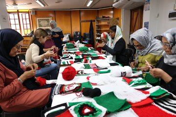 দক্ষিণ আফ্রিকার একটি মসজিদে ফিলিস্তিনের জন্য বুনন প্রকল্প চালু করেছে+ ছবিসহ।