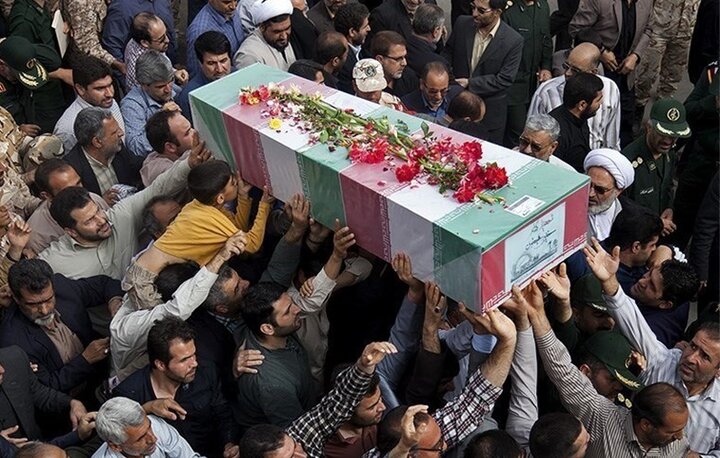 تشییع ۵ آلاله گمنام همزمان با روز شهادت حضرت زهرا(س) در گلستان