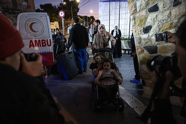 Pacientes palestinos tratados en Jerusalén Oriental se preparan para regresar a la Franja de Gaza (foto)