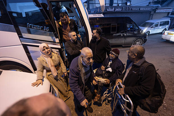 Informe fotográfico | Pacientes palestinos tratados en Jerusalén Oriental se preparan para regresar a la Franja de Gaza