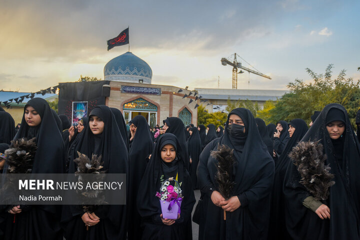 Photos: Funeral of 10 unidentified martyrs in Iran's Karaj