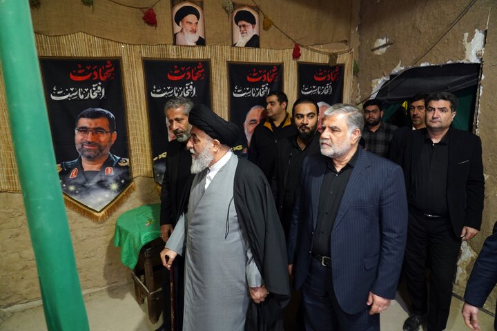 بازدید تولیت آستان مقدس مسجد جمکران از سوگواره نمایشی کوچه‌های بنی‌هاشم + عکس