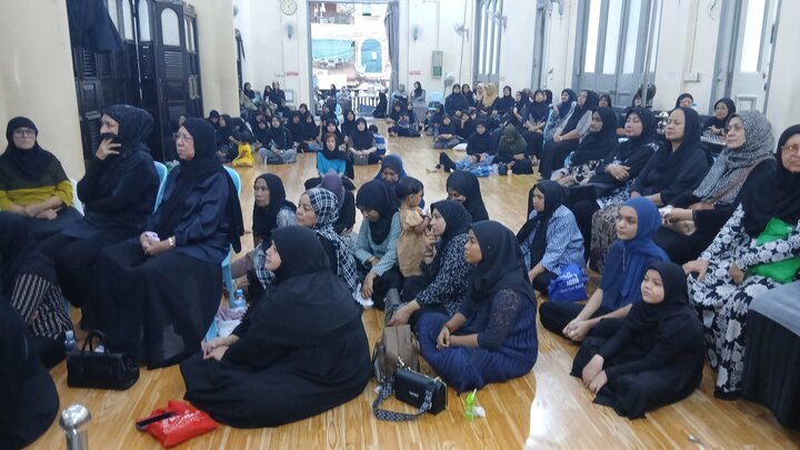 ရန်ကုန် မြို့ မဂို ရှီအဟ် ဂျအ်မေ့ ဗလီ တွင် နိုဝင်ဘာလ ၁၈ ရက်နေ့တွင် ပြုလုပ်သည့် သခင်မကြီး ဖွာတွေမဟ် ဇဲဟ်ရာ (စ.အ) ၏ ရှဟာဒသ် မဂျ်လစ်  ။ ။ Photos