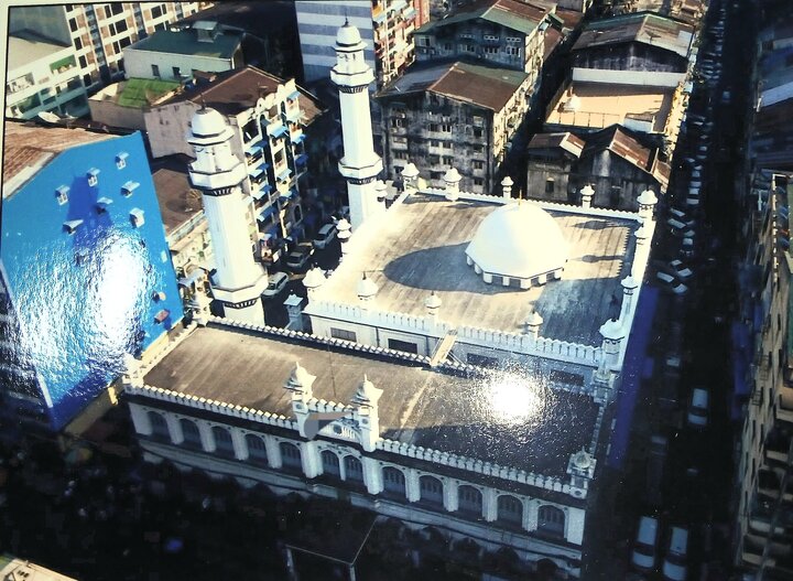 ရန်ကုန် မြို့ မဂို ရှီအဟ် ဂျအ်မေ့ ဗလီ တွင် နိုဝင်ဘာလ ၁၈ ရက်နေ့တွင် ပြုလုပ်သည့် သခင်မကြီး ဖွာတွေမဟ် ဇဲဟ်ရာ (စ.အ) ၏ ရှဟာဒသ် မဂျ်လစ်  ။ ။ Photos