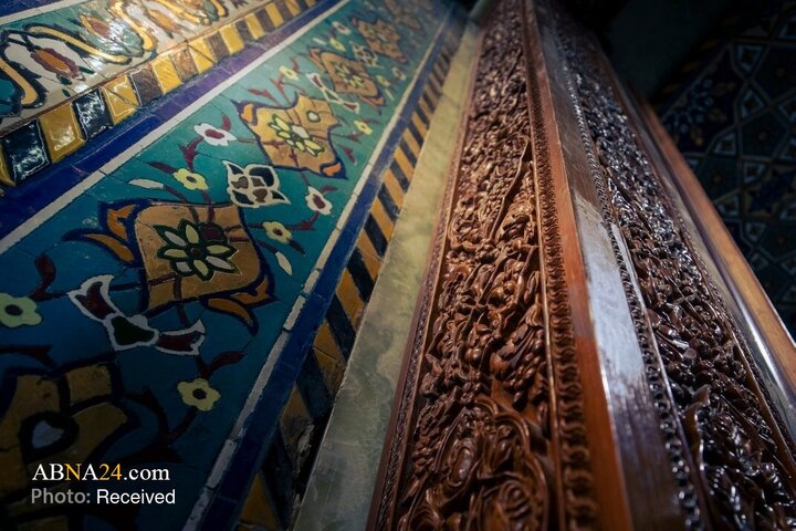 تصاویر | زیبایی کتیبه‌ها و تزئینات اسلامی نقش‌بسته بر درب‌های حرم حضرت ابوالفضل(ع)