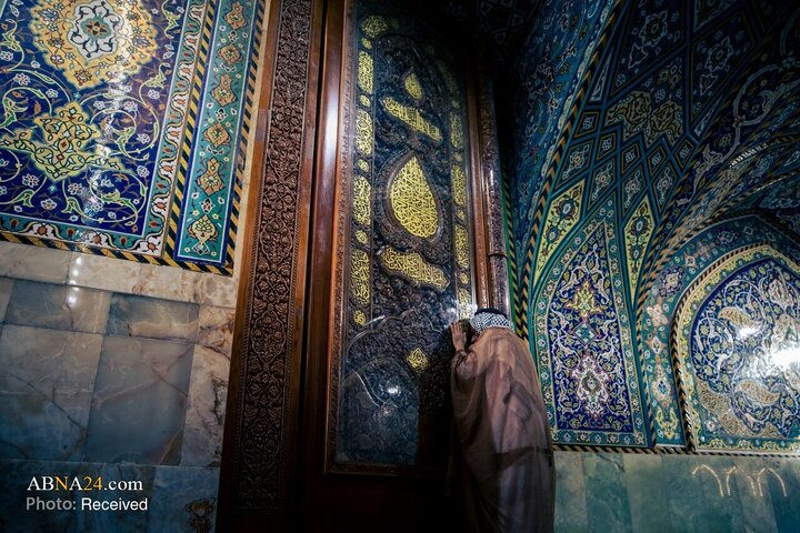 تصاویر | زیبایی کتیبه‌ها و تزئینات اسلامی نقش‌بسته بر درب‌های حرم حضرت ابوالفضل(ع)