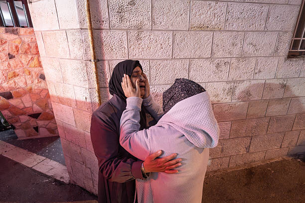 بیماران فلسطینی پس از درمان در بیت‌المقدس شرقی، آماده بازگشت به غزه + عکس