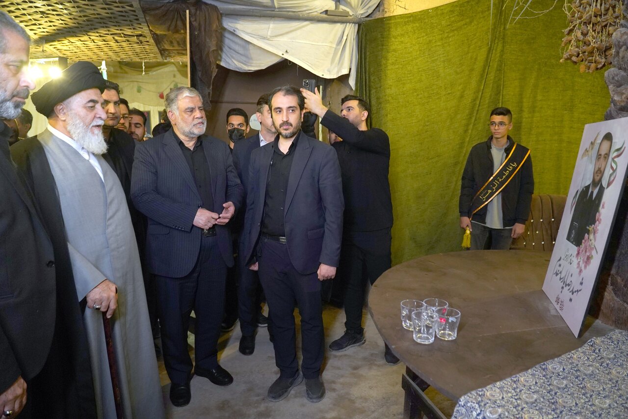 بازدید تولیت آستان مقدس مسجد جمکران از سوگواره نمایشی کوچههای بنیهاشم + عکس