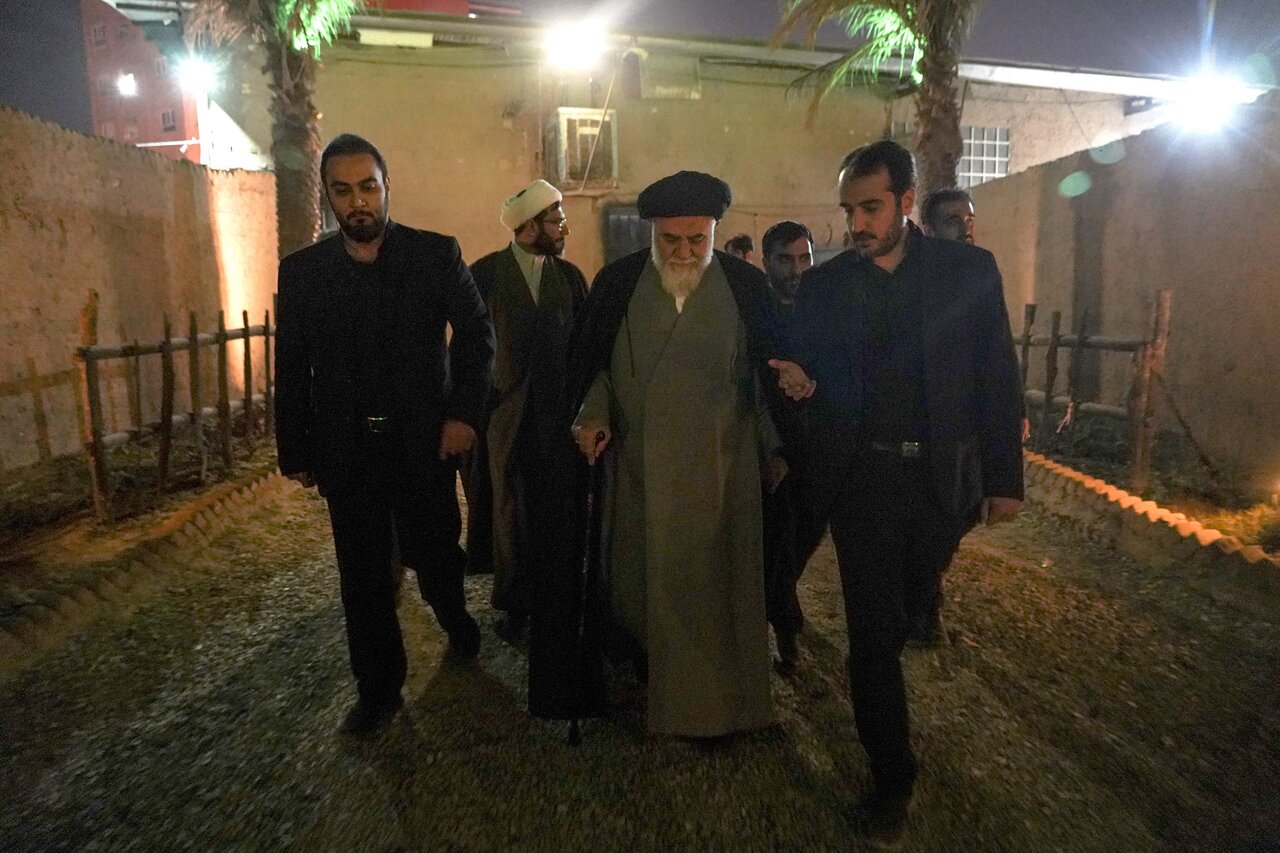 بازدید تولیت آستان مقدس مسجد جمکران از سوگواره نمایشی کوچه‌های بنی‌هاشم + عکس