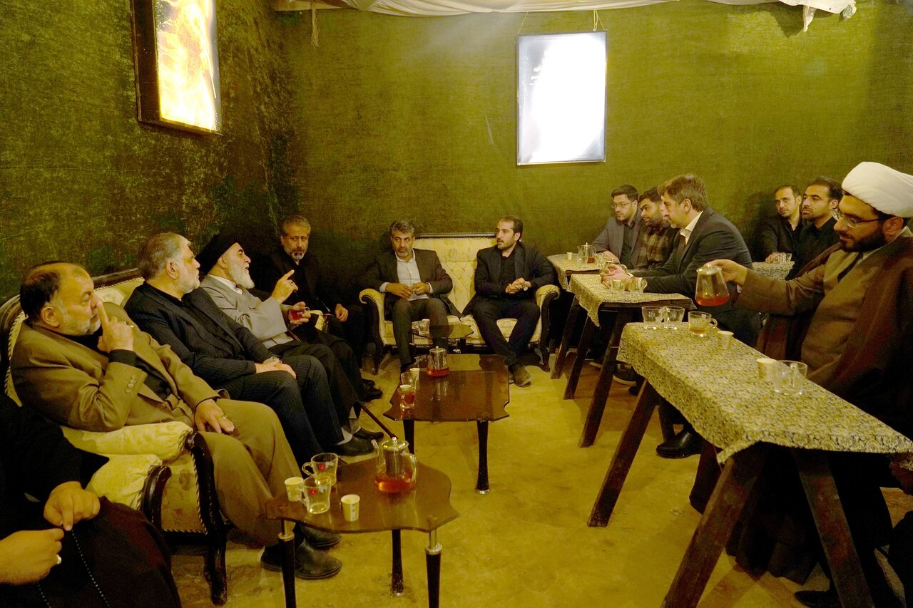 بازدید تولیت آستان مقدس مسجد جمکران از سوگواره نمایشی کوچههای بنیهاشم + عکس